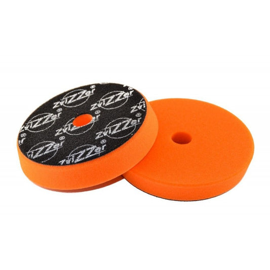 ZviZZer, c'est avant tout un système intégralement pensé pour vous simplifier la tâche et éviter les erreurs grâce à un code couleur (bleu/rouge/orange/jaune/vert) commun aux pads, microfibres et polishs.