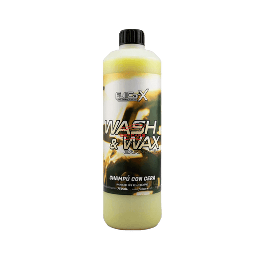 Shampooing Wash and Wax FullCarX ajouté avec des cires techniques. Dissout facilement la boue et la saleté collées sur le corps. Super concentré. Sa haute teneur en cires hydrophobes génère une couche protectrice sur la laque d'origine avec un effet hydrophobe surprenant qui repousse l'eau.