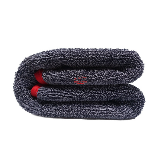 Grande microfibre de séchage 90x65cm avec fort pouvoir d'absorption . La Drying zero plus est une serviette double face qui ne crée pas de micro-rayures . Cette microfibre va vous permettre de sécher votre véhicule avec une extrême facilité sans avoir be