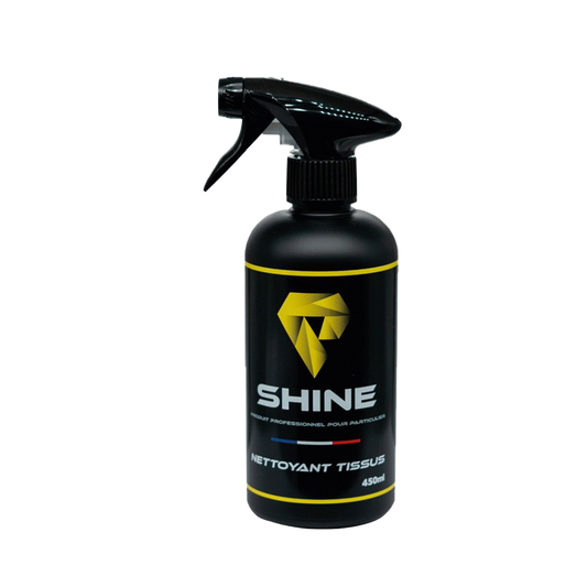 Nettoyant tissus de chez Shine . Permet d'obtenir un bon pouvoir mouillant sur la surface traitée, émulsionnant la saleté. La pénétration dans le tissu de substrat est minime.