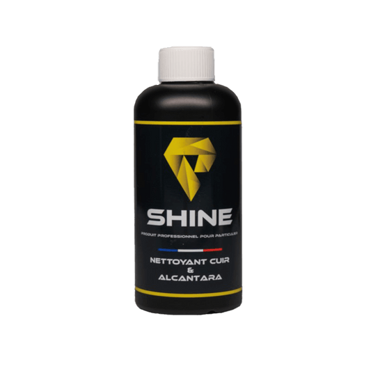 Nettoyant cuir et alcantara de chez SHINE idéal pour un nettoyage en profondeur . Se dilue sur 4 dosage différent :