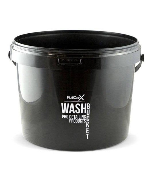 Nouveau Seau de Detailing FullCarX d'une capacité de 12 litres ! L'accessoire essentiel pour obtenir un lavage professionnel et maintenir votre véhicule comme neuf.

Conçu spécialement pour les amateurs de Detailing et le lavage traditionnel à deux seaux. Il comprend une grille pour retenir toute l'accumulation de saleté, de poussière et d'agents contaminants au fond, évitant ainsi qu'ils ne rentrent en contact à nouveau avec la manopole de lavage et finalement avec la carrosserie.