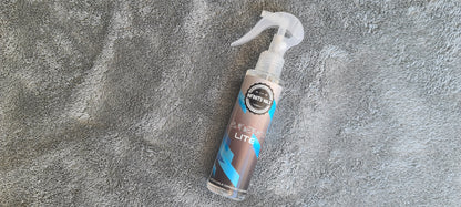 Synergy Lite peut être appliqué sur n'importe quelle surface peinte, y compris les jantes. Ses propriétés de liaison uniques vous permettent ensuite d'éliminer les résidus de revêtement jusqu'à 15 minutes après l'application initiale. Ce qui permet de pro