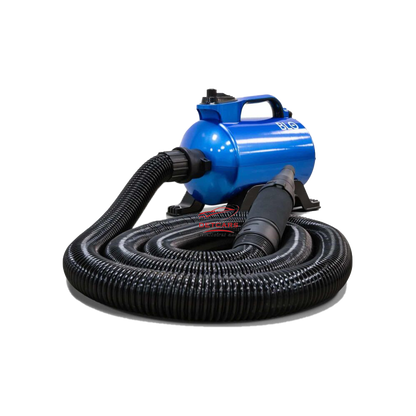 Le sécheur BLO AIR RS permet de sécher rapidement la carrosserie sans trace, et surtout les parties inaccessibles comme les calandres, les grilles de pare choc, les lécheurs de vitres…  Fourni avec un flexible mesurant pas moins de 5m ce qui vous donne as