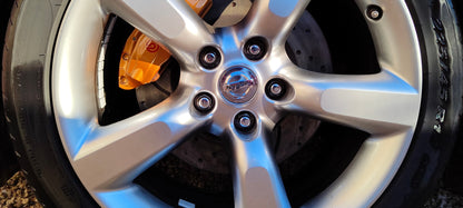 Nettoyant jantes et pneus Wheel Cleaner de chez FullCarX à haute capacité de détartrage.  Retirez tous les types de saleté attachés à n'importe quel pneu. Il a un pouvoir dégraissant élevé. ( sans décontaminant ferreux )