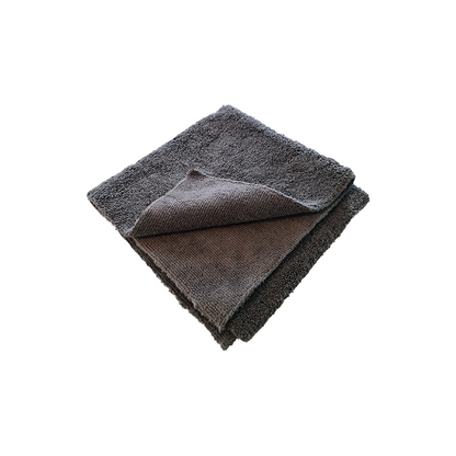 Serviette microfibre sans coutures aux extrémités . De haute qualité et lavage .  Idéale pour ne pas avoir de micro rayures . Dimensions 40x40cm . 300 gsm