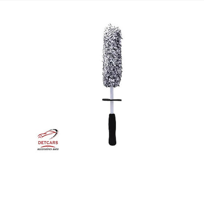 Brosse pour jantes en micro fibres résistantes aux produits jantes , idéales pour éviter les micro-rayures . Taille 44cm 
