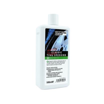 Classic tyre dressing 500ml de chez Valetpro .  A base de silicone et de solvants biologiques, il apporte une protection durable et procure une finition avec une brillance subtile.