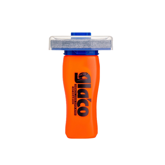 Le GLACO DX de chez Soft99 est le dernier-né de la marque japonaise spécialiste des traitements hydrophobes pour surfaces vitrées.  La technologie SARF (Strong Adhésion Rapid Finish) utilisée permet de réduire le temps de liaison du produit avec le verre à seulement 5 minutes !