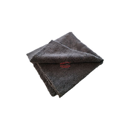 Serviette microfibre sans coutures aux extrémités . De haute qualité et lavage .  Idéale pour ne pas avoir de micro rayures . Dimensions 40x40cm . 300 gsm