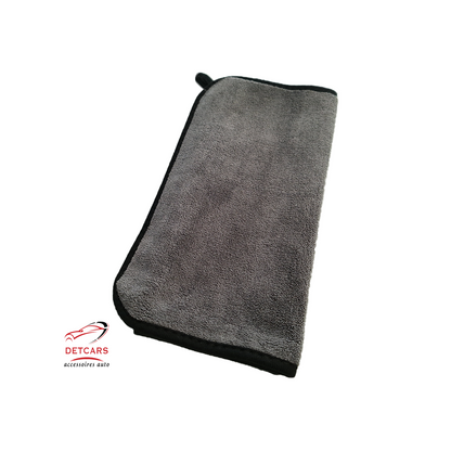 Microfibre de lavage  . Idéale pour le nettoyage intérieur de votre véhicule et peut servir pour l'extérieur.  800 GSM