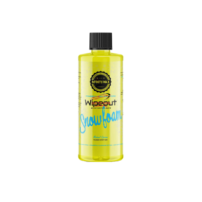 Wipeout snow-foam est un shampooing de prélavage , une mousse collante très dense, elle peut être très épaisse si vous le souhaitez et nettoie très bien sans être caustique. En fait, son pH n’est que de 8,5 alors qu’il est concentré!